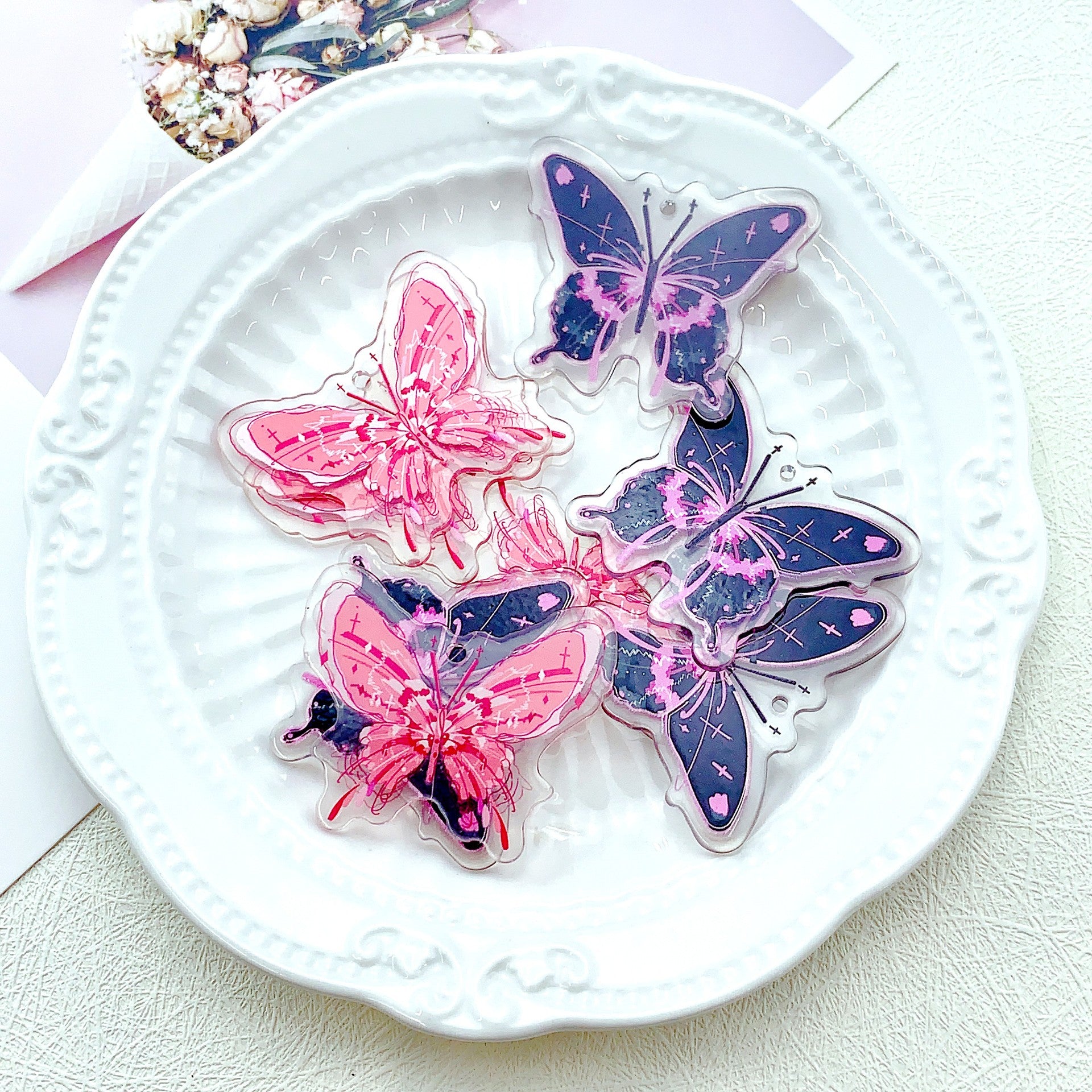 Wholesale 30pcs Acrylic Relief Transparent Black and Pink Butterfly Handmade Diy Jewelry Accessories